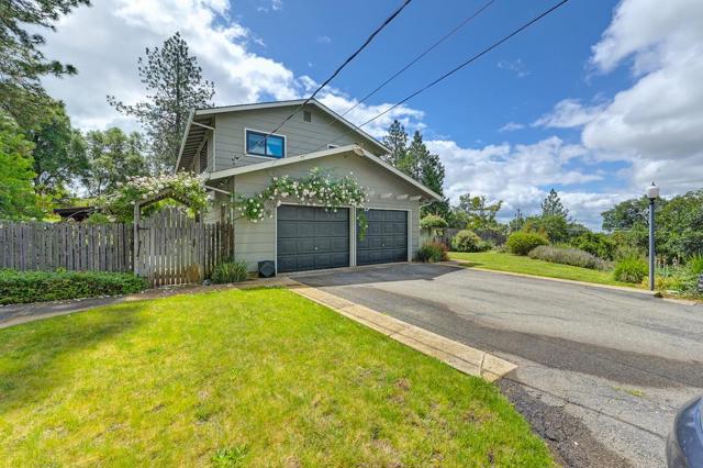 2640 Gayle Lane, Auburn CA: https://media.crmls.org/mediaz/682d964a-33f2-4b2e-bbde-f59404e67a49.jpg