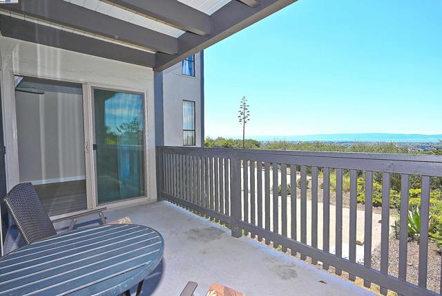 19100 Crest Ave, Castro Valley CA: https://media.crmls.org/mediaz/682de540-520b-4648-aa0c-7b0ff54f71e1.jpg