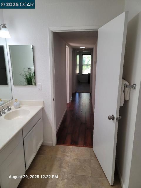 280 Scottsdale Rd, Pleasant Hill CA: https://media.crmls.org/mediaz/682e3e66-7991-4946-bfcb-1c3eb64507b1.jpg