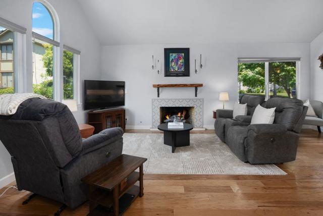 4214 Gull Cove Way, Capitola CA: https://media.crmls.org/mediaz/682e5a20-429b-42aa-b4c9-02b9c05180d4.jpg