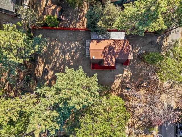 54370 Valley, Idyllwild CA: https://media.crmls.org/mediaz/682e6f8a-20bd-49a0-9203-1bf819ab34c6.jpg