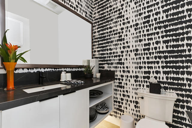 885 Fountain Drive, Palm Springs CA: https://media.crmls.org/mediaz/682ec15f-c6aa-47e9-af7f-3d60722394f1.jpg