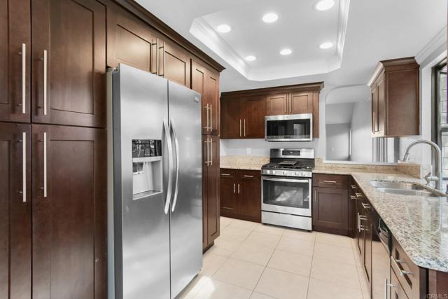 Detail Gallery Image 17 of 40 For 5667 Adobe Falls Rd #C,  San Diego,  CA 92120 - 2 Beds | 2 Baths