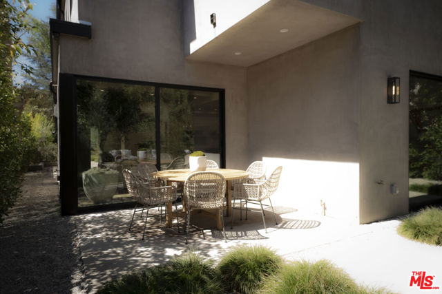 Image 16 of 44 For 3848 Vantage Avenue