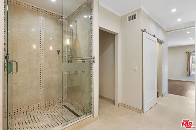 1810 Westmoreland Boulevard, Los Angeles CA: https://media.crmls.org/mediaz/68308152-b33d-4352-994e-cb8d0fd83084.jpg