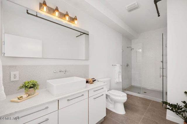 4115 Glencoe Avenue, Marina del Rey CA: https://media.crmls.org/mediaz/683197bb-3e6c-46d6-9421-1219ae3874d0.jpg