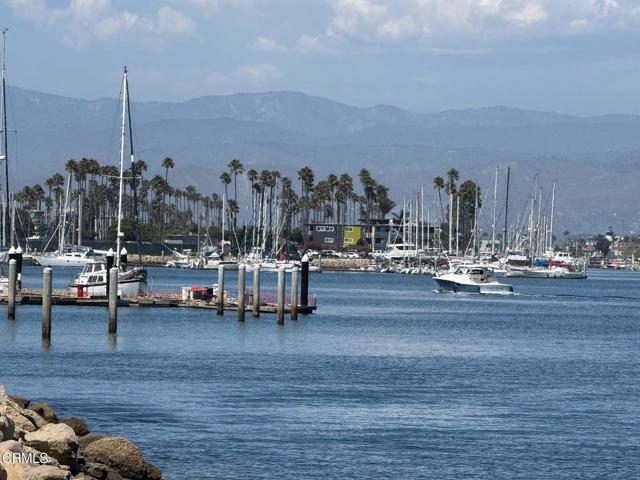 920 CATAMARAN Street, Oxnard CA: https://media.crmls.org/mediaz/68326932-9f94-4352-abff-69a0e769dda6.jpg