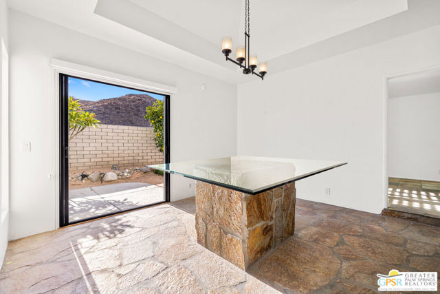 Image 14 of 47 For 71751 Magnesia Falls Drive