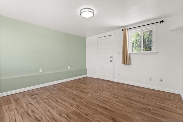 Image 9 of 41 For 11816 Waterhill Rd