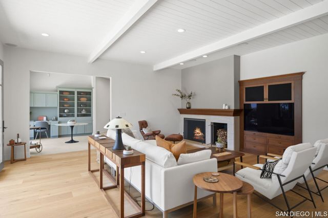 5931 Citadel CIR, La Jolla CA: https://media.crmls.org/mediaz/683335df-3ae4-4dbb-8352-c0d278eb97c7.jpg