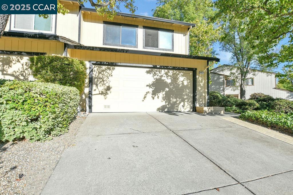 4855 Starflower Dr