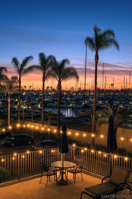 1021 Scott Street, San Diego CA: https://media.crmls.org/mediaz/6833beb5-e66d-437c-b7da-e6b06e5d21e8.jpg