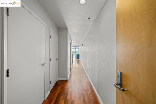 1 Lakeside Dr, Oakland CA: https://media.crmls.org/mediaz/683445e5-ecaa-4865-a092-c9929ecd8d44.jpg