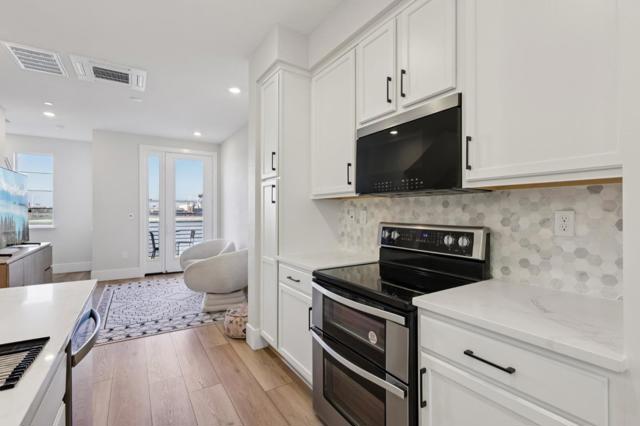 473 Sentinel Drive, Alameda CA: https://media.crmls.org/mediaz/68345e33-adc2-43f5-9b0f-8bbe94de3b74.jpg