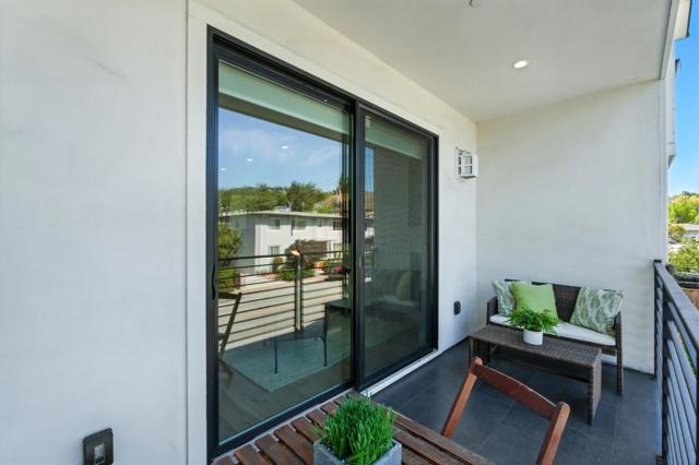 500 Walnut Street, San Carlos CA: https://media.crmls.org/mediaz/683486a5-88bf-4307-8da3-19761cb1a5a7.jpg