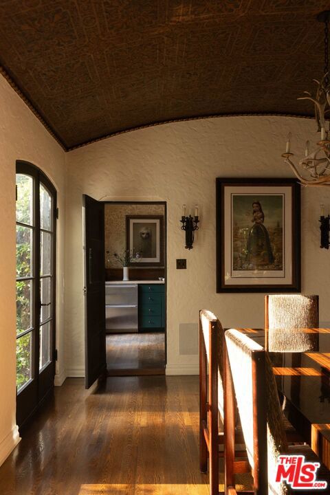 2666 Aberdeen Avenue, Los Angeles CA: https://media.crmls.org/mediaz/6834c787-bdba-41bc-9fd0-1033900186bc.jpg