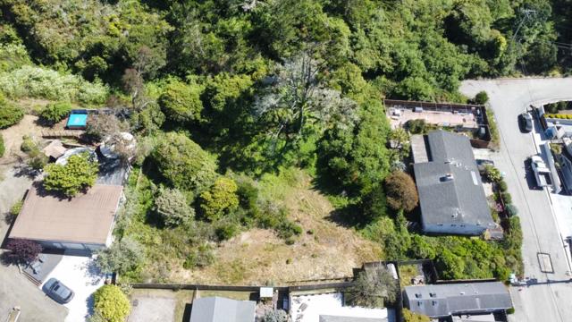 0 Clarendon Road, Pacifica CA: https://media.crmls.org/mediaz/68358042-9023-401a-b5d8-df5cc3059834.jpg