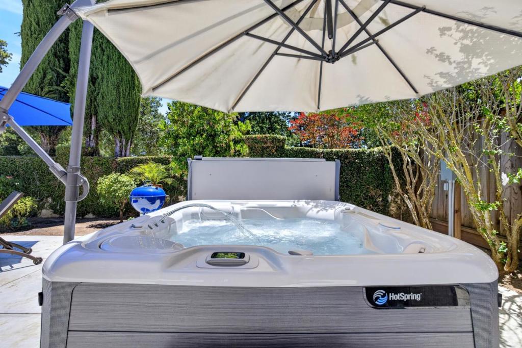https://media.crmls.org/mediaz/68362258-760c-4b52-ad82-bb270f0173d2.jpg?preset=X-Large