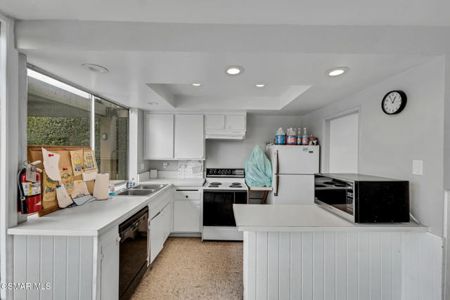 2108 N Brower Street, Simi Valley CA: https://media.crmls.org/mediaz/683623fa-e00a-46ab-9d41-fcff4cfb21aa.jpg