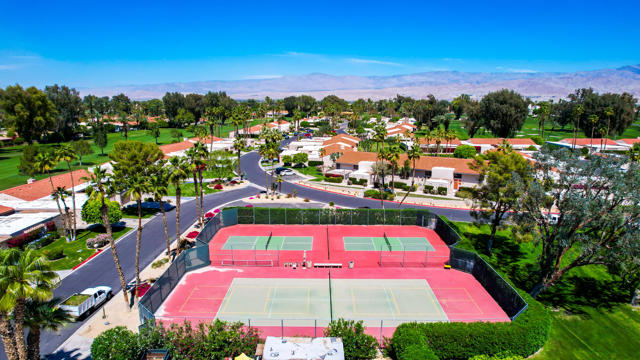 Image 2 of 40 For 43409 Lacovia Drive