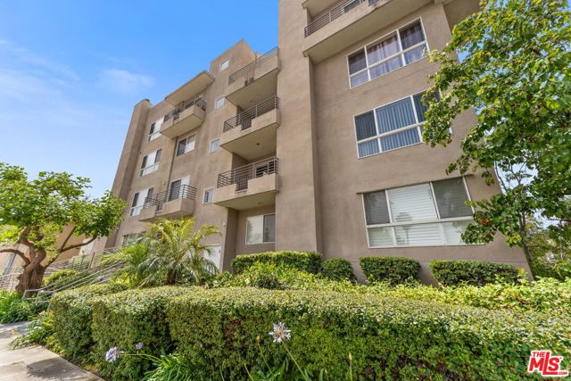 5764 San Vicente Blvd #401, Los Angeles, CA 90019