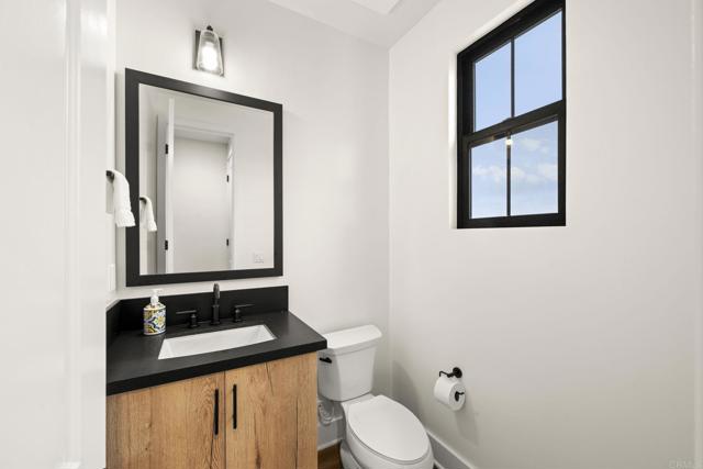 Detail Gallery Image 16 of 42 For 1303 Bergamo #201,  Encinitas,  CA 92024 - 2 Beds | 1/1 Baths