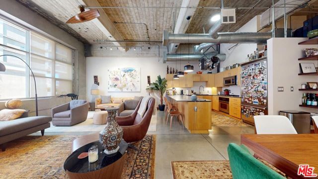 1130 S Flower Street, Los Angeles CA: https://media.crmls.org/mediaz/68373077-1ff5-4c92-9617-cdbf10493d8e.jpg