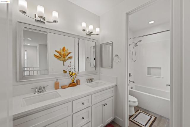 2810 Telegraph Blvd, Marina CA: https://media.crmls.org/mediaz/68375438-d938-417d-94c8-0d6d9a4956cf.jpg