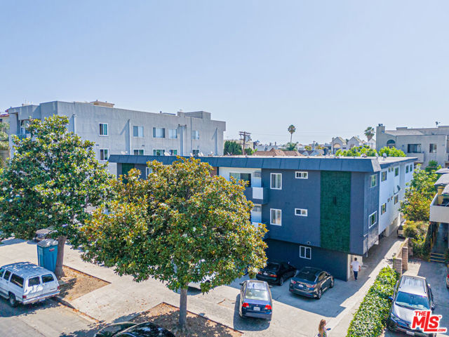 1534 S Shenandoah Street, Los Angeles CA: https://media.crmls.org/mediaz/6837eaba-6c4a-4e1b-ac7a-b3084dba3166.jpg