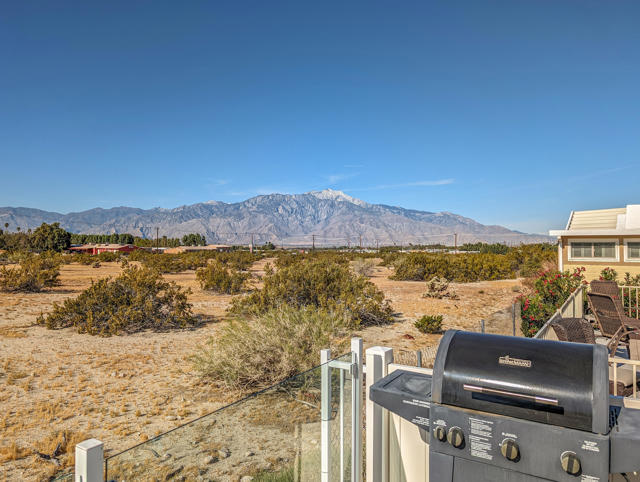 70200 Dillon Road, Desert Hot Springs CA: https://media.crmls.org/mediaz/6837f6a3-5eab-4dc5-bf6d-b176fab88820.jpg