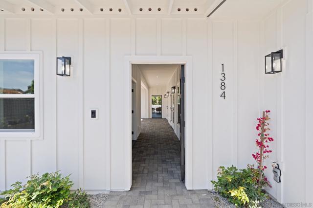 1384 Cynthia Ln, Carlsbad CA: https://media.crmls.org/mediaz/68396fb1-131e-4d6c-8b61-354c7bda4bfd.jpg