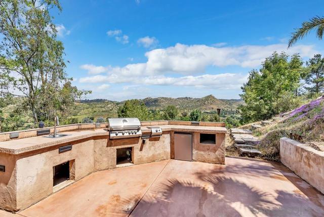 22318 Casa De Carol, Ramona CA: https://media.crmls.org/mediaz/6839af6b-3f35-4f48-99e7-908f45466de6.jpg