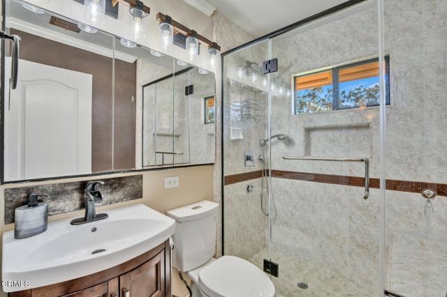 Detail Gallery Image 10 of 30 For 23363 Erwin St, Los Angeles,  CA 91367 - 4 Beds | 3 Baths