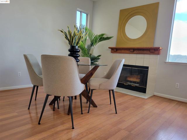 386 Bay Ridge Drive, Daly City CA: https://media.crmls.org/mediaz/683a27e0-e0ea-46bf-bc2d-9c15d9cb93b5.jpg