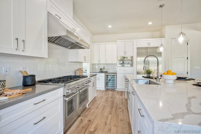 16350 Sage Trails Ct, Poway CA: https://media.crmls.org/mediaz/683a30f3-b95e-420c-a0de-d2f63fd9d95f.jpg