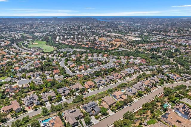 7661 Sitio Algodon, Carlsbad CA: https://media.crmls.org/mediaz/683aeeff-45b0-4b21-af24-92b9fecb4da9.jpg