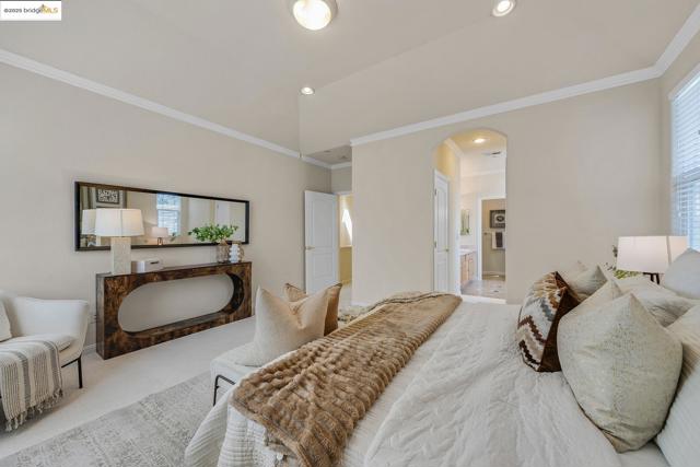 35 Amherst Ct, Menlo Park CA: https://media.crmls.org/mediaz/683b1201-558f-4071-a300-8b6b2008154d.jpg
