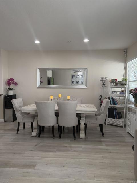 Detail Gallery Image 4 of 10 For 2175 Condor Dr #56,  Chula Vista,  CA 91915 - 3 Beds | 2/1 Baths