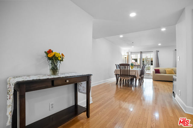 241 Monterey Road, South Pasadena CA: https://media.crmls.org/mediaz/683c2e38-9745-44e0-a011-04180d668be2.jpg