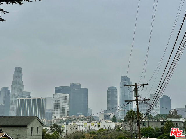 223 Lake Shore Terrace, Los Angeles CA: https://media.crmls.org/mediaz/683c3771-ec80-4dd3-ae1b-b20646a2d57c.jpg