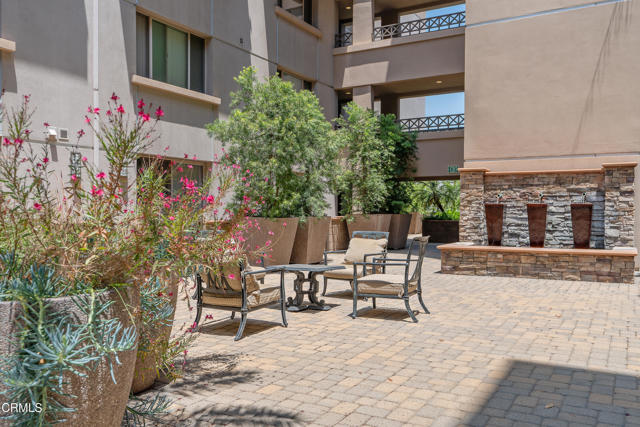 931 E Walnut Street, Pasadena CA: https://media.crmls.org/mediaz/683c9f13-7316-4f93-96e7-ebe2bc7e070e.jpg