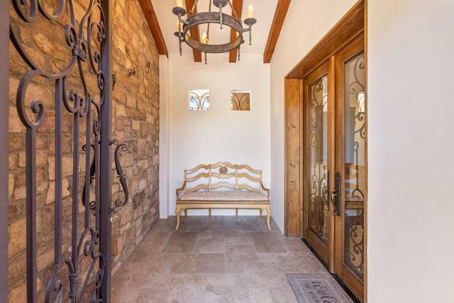 49006 Foxtail Lane, Palm Desert CA: https://media.crmls.org/mediaz/683cda43-4163-495b-8120-28962a2e5ae3.jpg