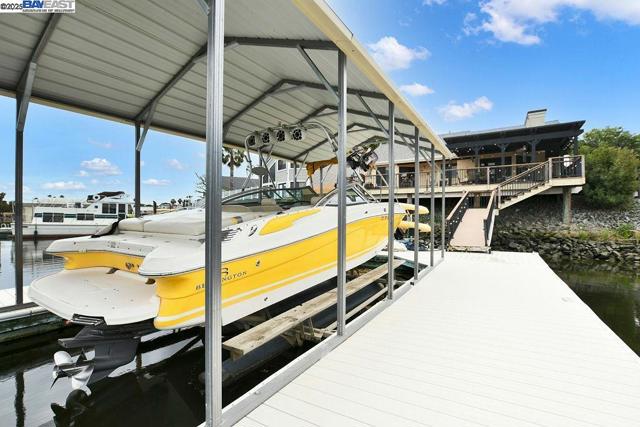4691 Spinnaker Way, Discovery Bay CA: https://media.crmls.org/mediaz/683ce166-62c9-46a2-bb3d-e997b0d3a2f9.jpg