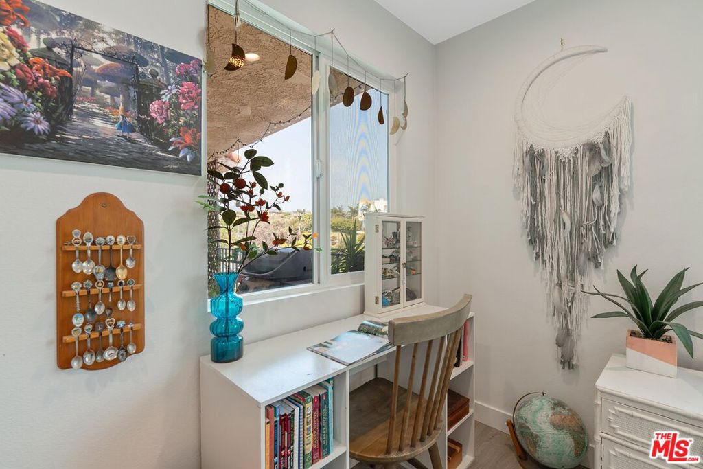 MLS #25502519 img 18