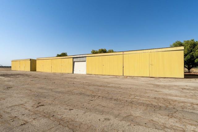 Image 15 of 21 For 23500 Eckert Field Airport (1q1) Ave