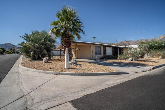 77643 Temecula, La Quinta CA: https://media.crmls.org/mediaz/683dee74-32f9-459d-a1f5-cad233151f77.jpg