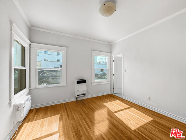 1944 Argyle Avenue, Los Angeles CA: https://media.crmls.org/mediaz/683e61d1-e24e-4daa-83fa-6b6255613f71.jpg