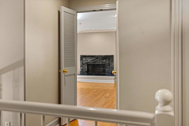 25401 Markham Lane,  CA: https://media.crmls.org/mediaz/683f3801-65c9-4b96-97b4-ecd2f67db44e.jpg