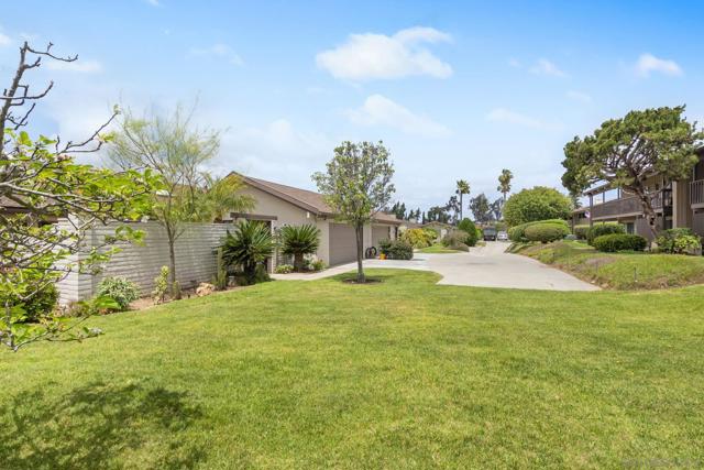 24 Via Alta Vis, Bonsall CA: https://media.crmls.org/mediaz/683f9db0-327d-41ac-96af-353922ca2775.jpg