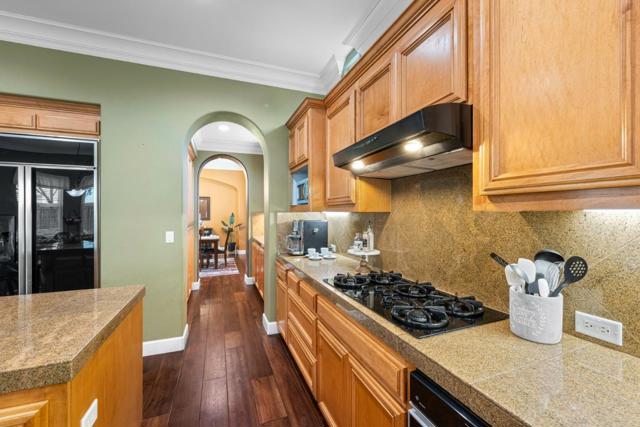 2555 Muirfield Way, Gilroy CA: https://media.crmls.org/mediaz/68401efd-a7f5-4e0a-b023-867104201f7e.jpg